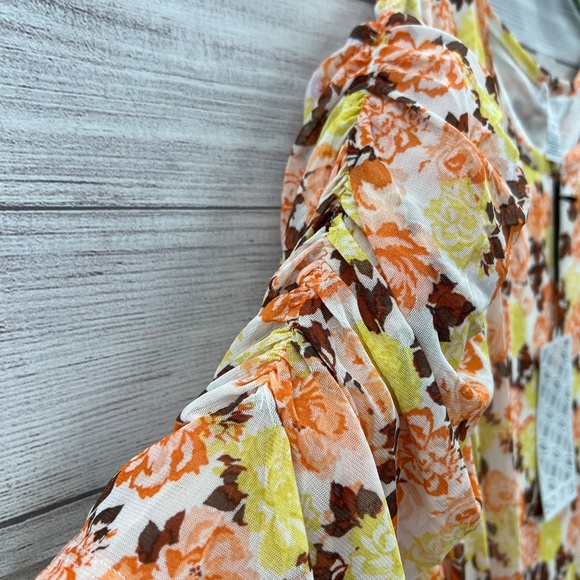 Summer Roses Top - Picture 3 of 6